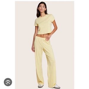 NWOT Set Active Linny Set - lemonade